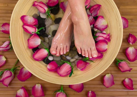 Fachfusspflege Maia - schöne Füsse, Lege deine Füsse in meine Hände, Wellness für deine Füsse